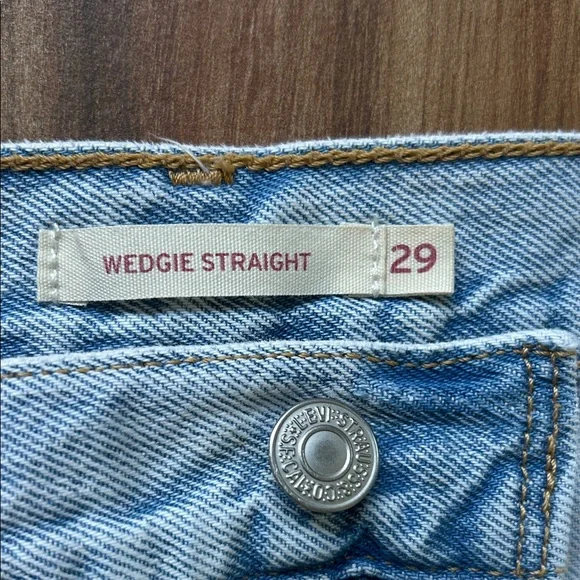 Levi's Women's Wedgie Straight High Rise Jeans - Picture 4 of 5